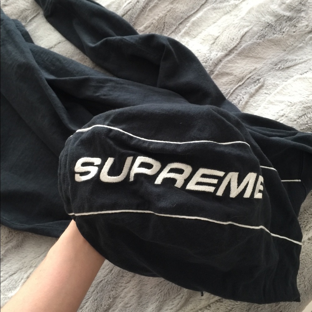 SUPREME Lightweight Pullover Hoodie - M